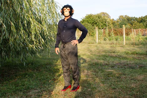 Aleksandar Acev u kostimu iz predstave Lucy nije bila tako davno, foto: Elvira Acev