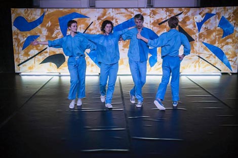 de facto, Zagreb: Boli kolo, red. Saša Božić, kor. Petra Hrašćanec