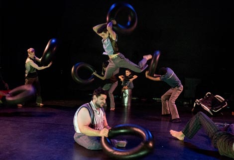 Theater Foxfire: Boys awakening, red. Corinne Eckenstein