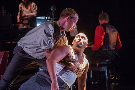 The Necessary Stage, Singapur, i Trafik, Rijeka: Crossings,, red. Alvin Tan