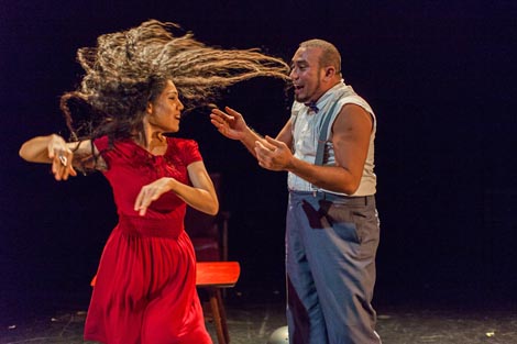 The Necessary Stage, Singapur, i Trafik, Rijeka: Crossings,, red. Alvin Tan