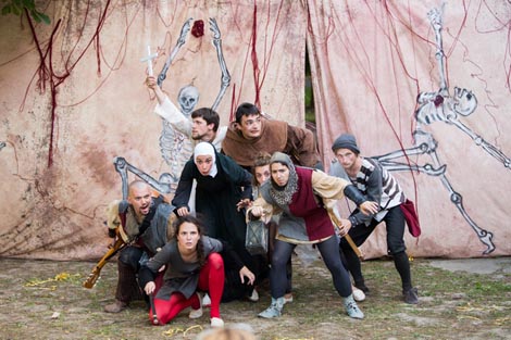 Akademija za umjetnost i kulturu u Osijeku: Peter Barnes, Crveni nosovi, mentor Jasmin Novljaković, foto: Marin Franov / OLJK