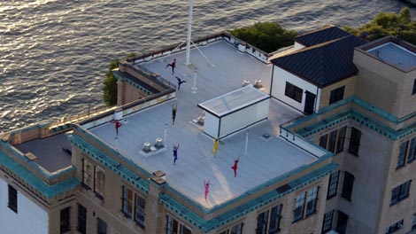 Cunningham, red. Alla Kovgan (plesači na krovu zgrade u New Yorku)