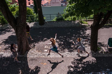 Studio za suvremeni ples, Zagreb: Djevojke u ljetnim haljinama volim, kor. Petra Hrašćanec, Saša Božić