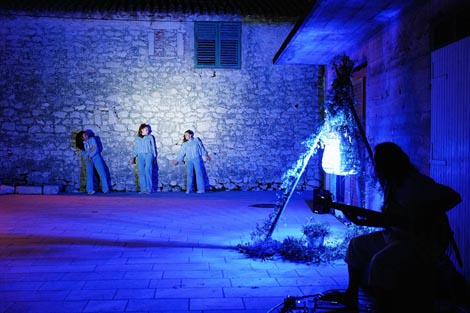 UO Irida, Sv. Filip i Jakov: Đirada, koncept i koreografija Anđela Bugarija, foto: Adina Asbeck