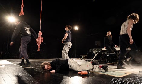 UO de facto, Zagreb: EEE (...till hell freezes over), autor Luka Švajda, foto: Nina Đurđević