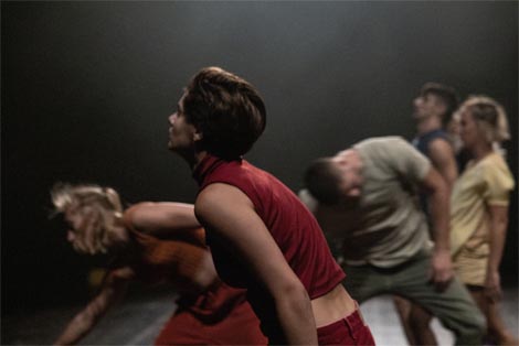 Zagrebački plesni ansambl: Geometrija daha, režija i koreografija Laura Arís Álvarez, foto: Jelena Janković