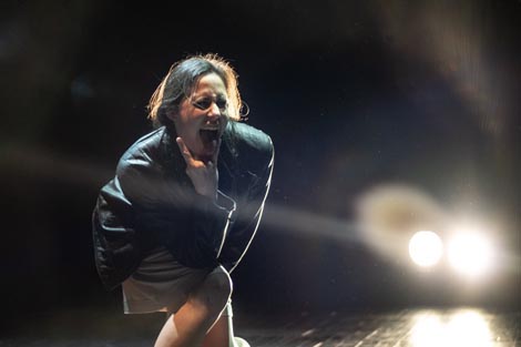 Plesna grupa Flame, Rijeka: Jezik kože, autorica Martina Hrlić Rogić, foto: Kristijan Vučković