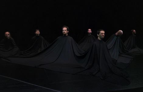 Skupina CocoonDance i Državno kazalište u Darmstadtu: Körpertreffer, kor. Rafaële Giovanola