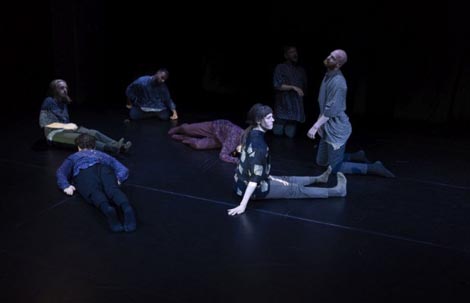 Skupina CocoonDance i Državno kazalište u Darmstadtu: Körpertreffer, kor. Rafaële Giovanola