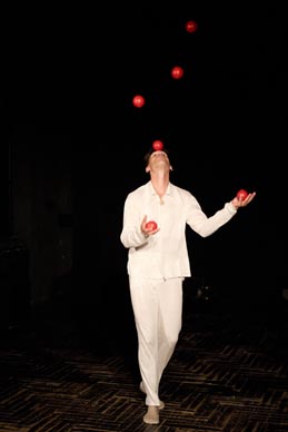 Scena osječkih studenata (SOS), Akademija za umjetnost i kulturu u Osijeku: Kraj jedne idile, autori, Anabela Sulić, Bojan Dronjak, foto: Kristijan Cimer