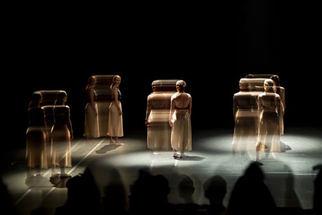 Zadarski plesni ansambl: Metamorfoze, kor. Josipa Štulić, foto: Tomi Burčul