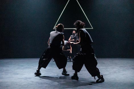 de facto, Zagreb: Monuments, koncept Nikola Krgović, kor. Saša Božić, foto: Neven Petrović