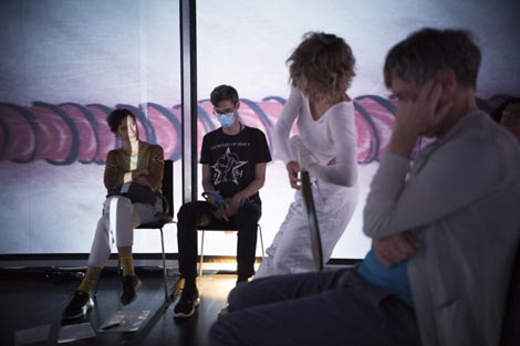 CO2… par umjetnika, Zagreb: Neodredivo pitanje: Nazvaše ih otiscima, autori Nikolina Pristaš, Goran Sergej Pristaš, foto: Bojan Mrđenović