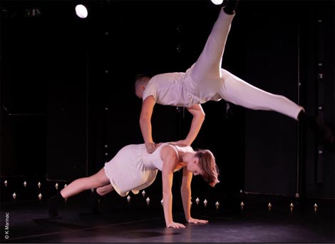 Plesni art laboratorij i Fronesis: Niti, kor. Senka Baruška, Jasna Čižmek Tarbuk, foto: Krunoslav Marinac