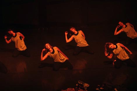 Plesna udruga Tiramola, Split: Niz zečju rupu, autorica Lucija Zalović, foto: Darko Škrobonja