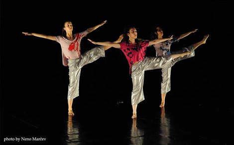 Zadarski plesni ansambl: Noći …koreofrenija, kor. Sanja Petrovski, foto: © Nenad Marčev