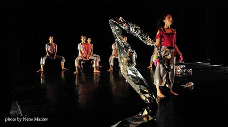 Zadarski plesni ansambl: Noći …koreofrenija, kor. Sanja Petrovski, foto: © Nenad Marčev