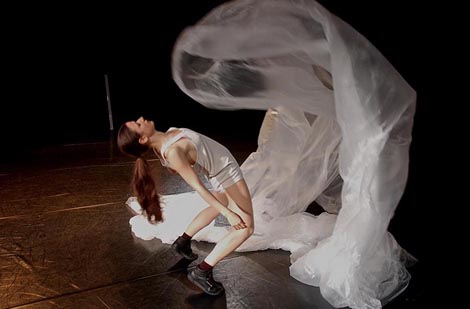 Plesni teatar Ljubljana: Nótt, kor. Lada Petrovski Ternovšek, foto: Petra Veber