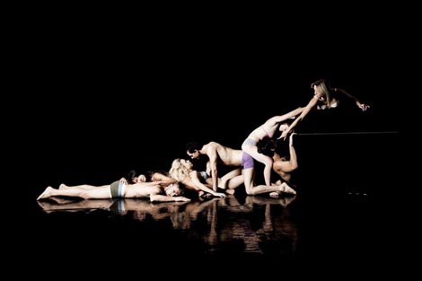 Rete Anticorpi XL, Amsterdamse Hogeschool voor de Kunsten, Dansateliers of Rotterdam, Versiliadanza i Stichting Gillen: O O O O O O O O, autor: Giulio D Anna, foto: Carola Ducoli