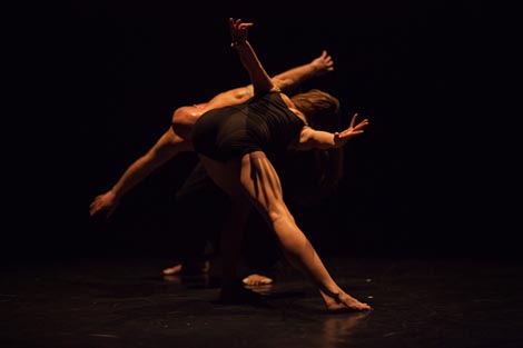 Histeria Nova i Plesna udruga In Flux: Odraz, kor. i red. Marija Šćekić, foto: © Srđan Babić