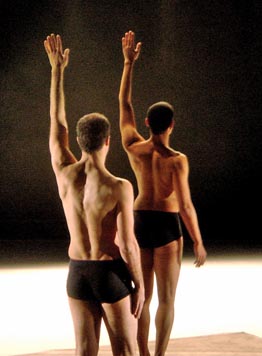 Centre Chorégraphique National Caen/Basse Normandie La danse de Pièze (Ples Pièze), kor. Héla Fattoumi, Eric Lamoureux, foto: © Eric Lamoureux