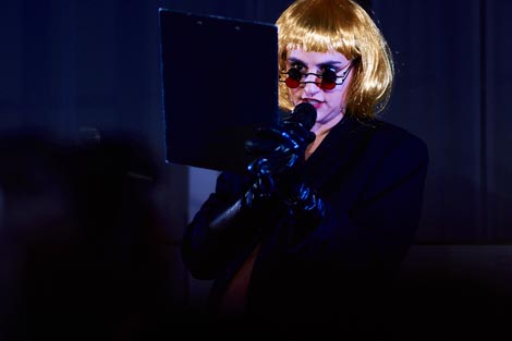 Apis ensemble: Queen Bee, koncept Ena Jagec, foto: Fire Through the Lens Photography