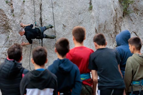 Radionica vertikalnog plesa za djecu, voditelj Vince Virr, Biennale Novog pokreta 2023.