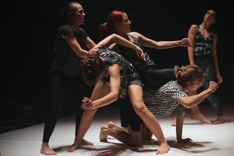 Malo sutra, udruga Domino, Zagreb: Shake it off, autori Bruno Isaković i Mia Zalukar (obnova predstave), foto: Inia Herenčić