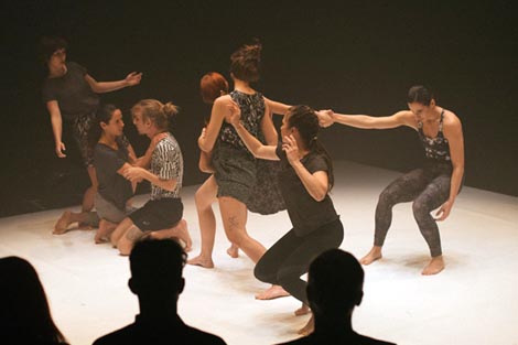 Malo sutra, udruga Domino, Zagreb: Shake it off, autori Bruno Isaković i Mia Zalukar (obnova predstave), foto: Inia Herenčić