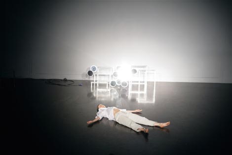 BADco., Zagreb: Stranac, red. Goran Sergej Pristaš, tekst Goran Ferčec