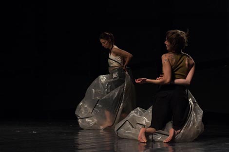 Plesna udruga Tiramola, Split, Zalet, Zadar: Treće lice jednine, kor. Iva Burčul, foto: Toni Wagner