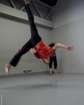 llinkt! plesni projekt 2106. i program Rezidencija Zagrebačkog plesnog centra: Undercurrent, autori: Iva Nerina Sibila, Nikola Orešković, foto: Krunoslav Marinac