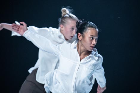 Zagrebački plesni ansambl: Up & up / Gore, kor. Ferenc Fehér, foto: Jelena Janković