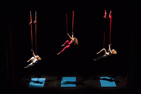 Udruga za scensku umjetnost CircoArt, ples na svili, vodstvo Xiomara Ratković